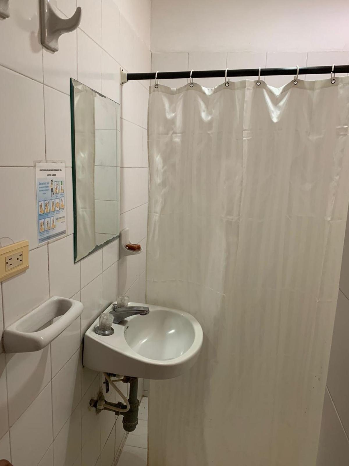Hotel Granate Санта Марта Екстериор снимка